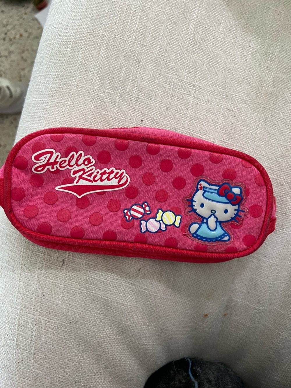 2004 vintage Sanrio hello kitty zipper case...great condition